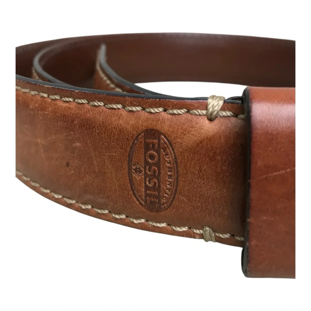 Fossil Brown Leather Men’s Brushed Silver Buckle Belt. Size 42.